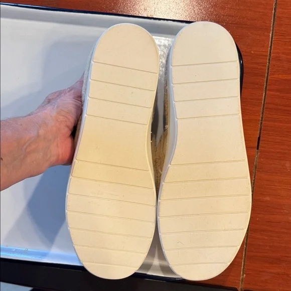 Lauren Conrad Maya Cream Memory Foam Shoes Slippers - Picture 6 of 16